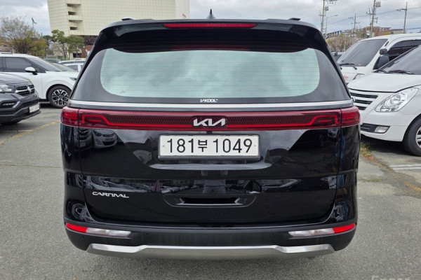 2023 Kia Carnival с пробегом 81 758 км