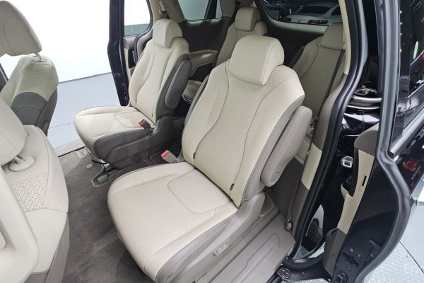 2022 Kia Carnival с пробегом 36 556 км