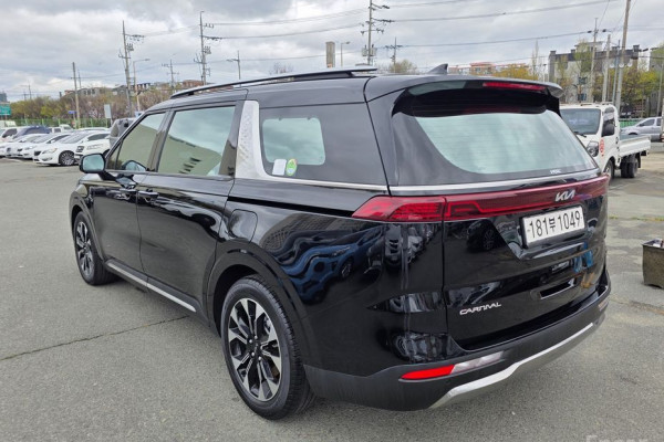 2023 Kia Carnival с пробегом 81 758 км