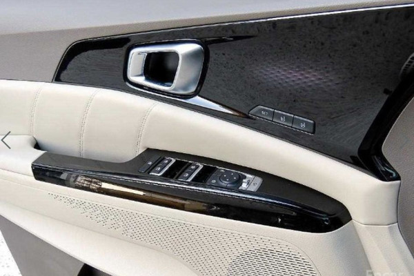 2022 Kia Carnival с пробегом 83 795 км