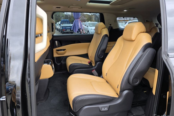 2023 Kia Carnival с пробегом 81 758 км