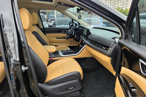 2023 Kia Carnival с пробегом 81 758 км