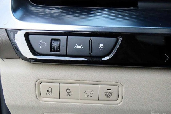 2022 Kia Carnival с пробегом 83 795 км