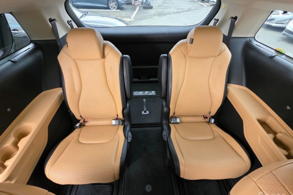 2023 Kia Carnival с пробегом 81 758 км