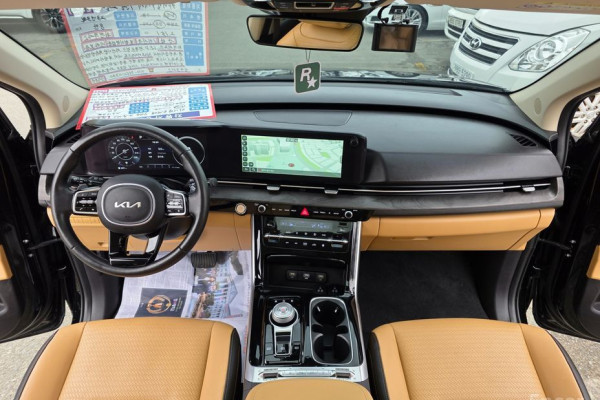 2023 Kia Carnival с пробегом 81 758 км