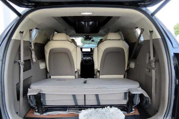 2022 Kia Carnival с пробегом 83 795 км