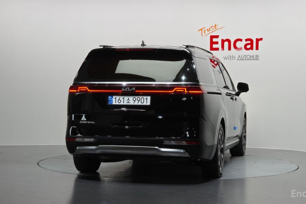 2023 Kia Carnival с пробегом 40 924 км