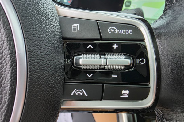 2023 Kia Carnival с пробегом 81 758 км