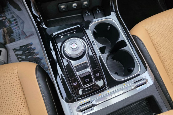 2023 Kia Carnival с пробегом 81 758 км