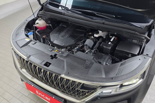 2023 Kia Carnival с пробегом 40 924 км