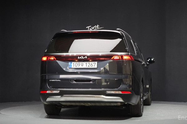 2021 Kia Carnival с пробегом 48 692 км