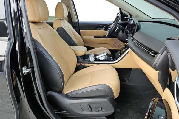 2022 Kia Carnival с пробегом 65 231 км