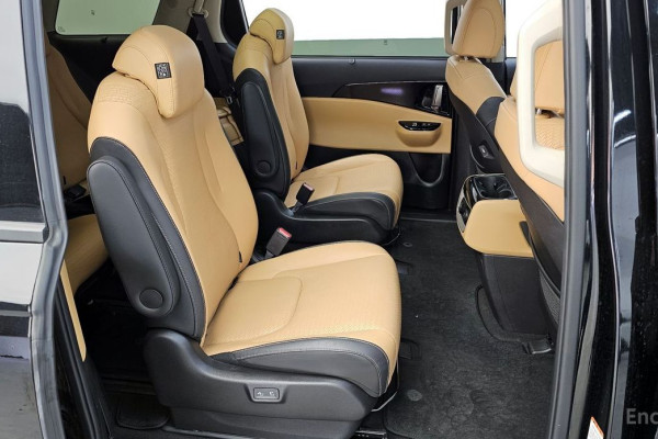 2022 Kia Carnival с пробегом 65 231 км