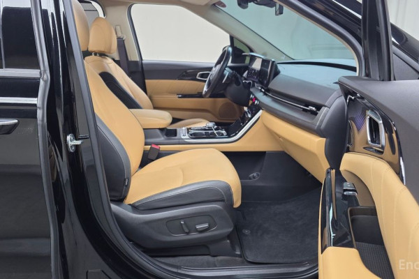 2023 Kia Carnival с пробегом 40 924 км