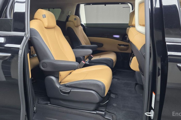 2023 Kia Carnival с пробегом 40 924 км