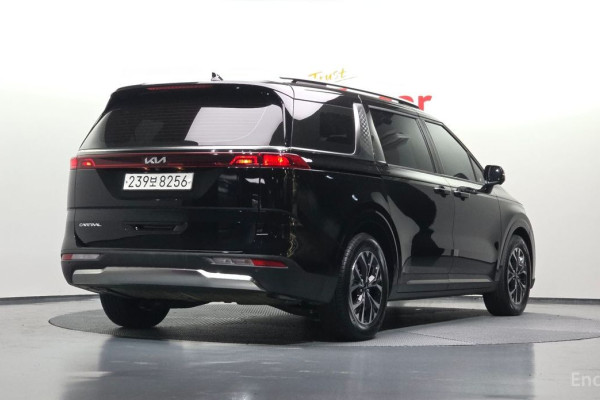 2022 Kia Carnival с пробегом 37 827 км