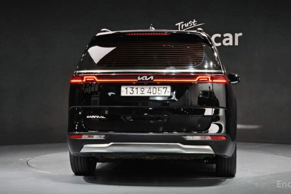 2022 Kia Carnival с пробегом 37 658 км