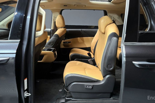 2023 Kia Carnival с пробегом 93 759 км