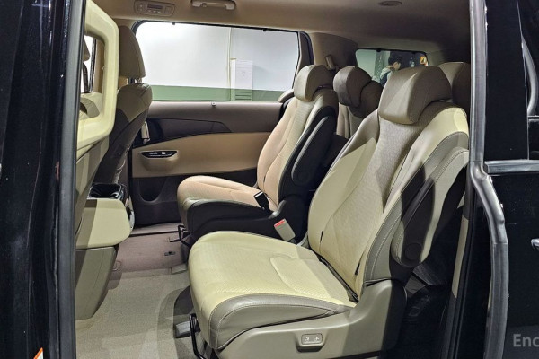 2022 Kia Carnival с пробегом 37 658 км