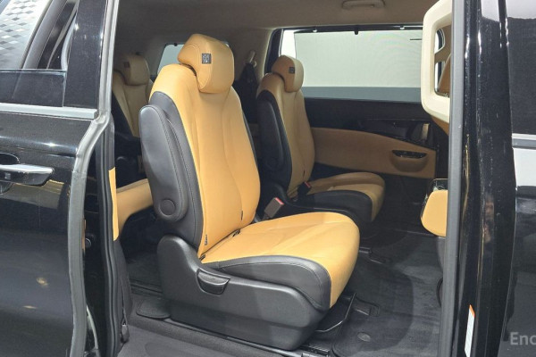 2022 Kia Carnival с пробегом 37 827 км