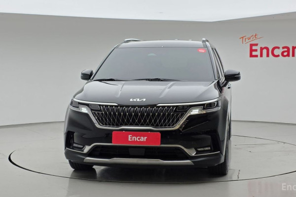 2023 Kia Carnival с пробегом 12 662 км