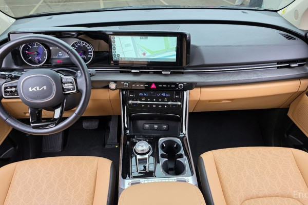 2023 Kia Carnival с пробегом 12 662 км