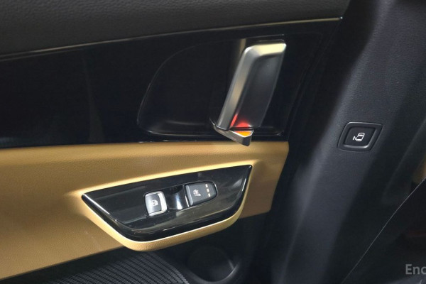 2022 Kia Carnival с пробегом 37 827 км