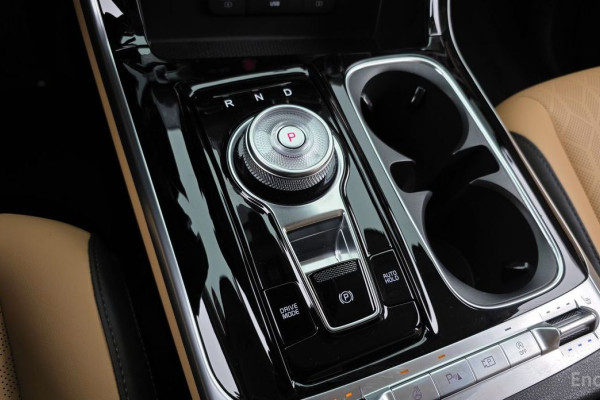 2023 Kia Carnival с пробегом 12 662 км