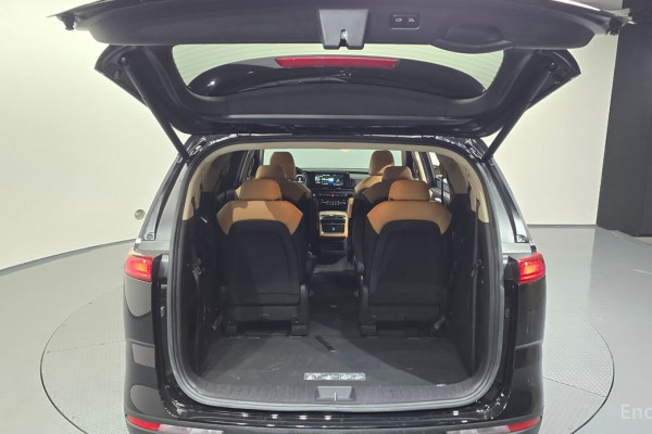 2022 Kia Carnival с пробегом 37 827 км