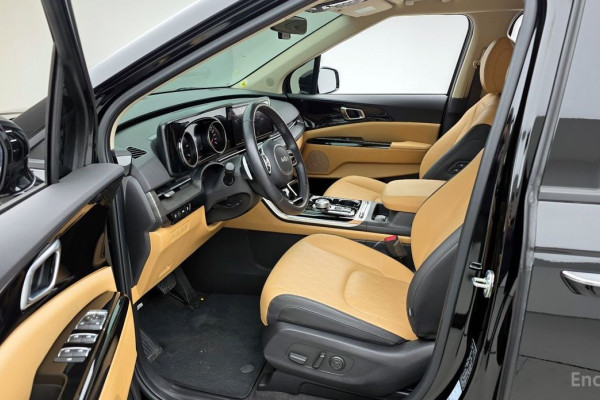 2023 Kia Carnival с пробегом 12 662 км