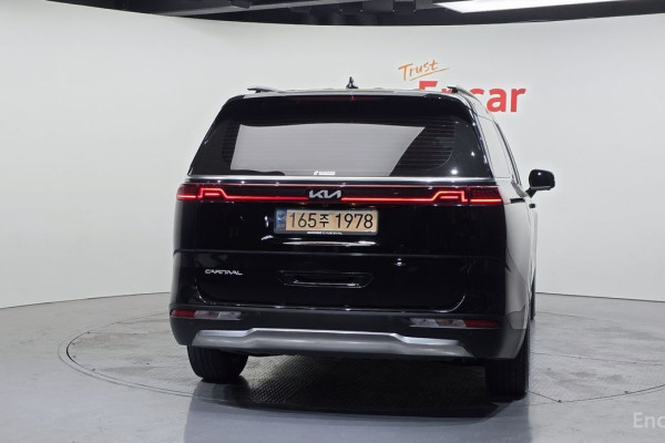 2023 Kia Carnival с пробегом 46 109 км