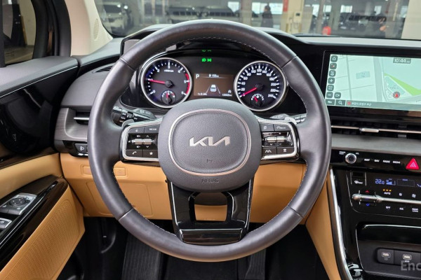 2023 Kia Carnival с пробегом 12 662 км