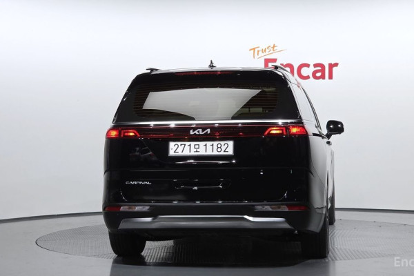 2022 Kia Carnival с пробегом 20 324 км