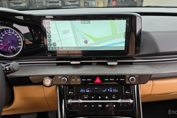 2023 Kia Carnival с пробегом 12 662 км