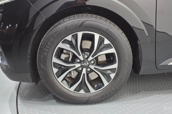 2022 Kia Carnival с пробегом 20 324 км