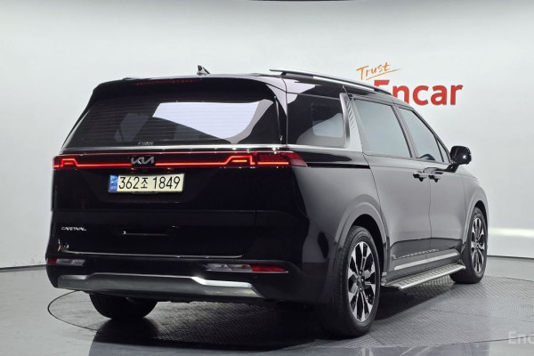 2022 Kia Carnival с пробегом 56 141 км