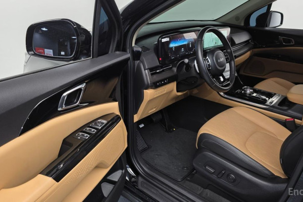 2023 Kia Carnival с пробегом 46 109 км