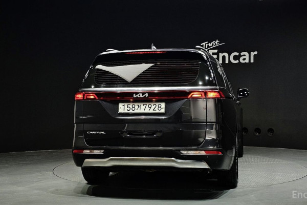 2022 Kia Carnival с пробегом 33 321 км