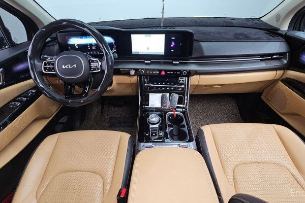 2023 Kia Carnival с пробегом 13 584 км