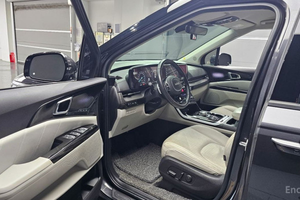 2022 Kia Carnival с пробегом 33 321 км