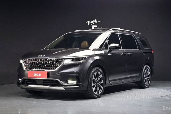 2023 Kia Carnival с пробегом 61 625 км