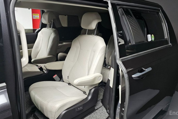 2022 Kia Carnival с пробегом 33 321 км