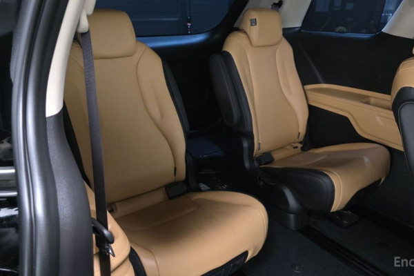 2023 Kia Carnival с пробегом 46 109 км