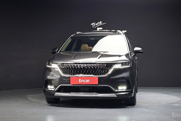 2023 Kia Carnival с пробегом 61 625 км