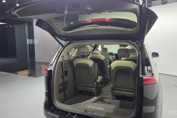 2022 Kia Carnival с пробегом 20 324 км