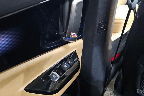 2023 Kia Carnival с пробегом 13 584 км