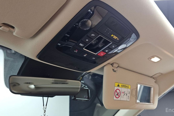 2023 Kia Carnival с пробегом 13 584 км