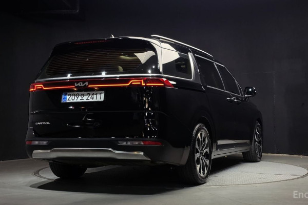 2022 Kia Carnival с пробегом 32 979 км