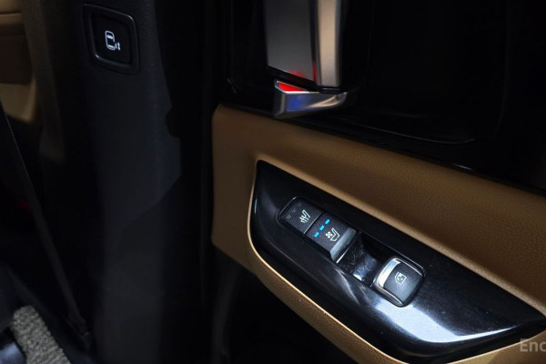 2022 Kia Carnival с пробегом 56 141 км