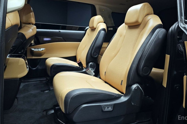 2023 Kia Carnival с пробегом 61 625 км